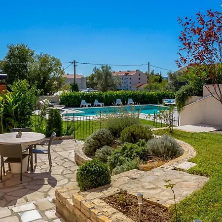 Kastel Gomilica Sleeps 14 With Pool Air Con And Wifi Kaštela