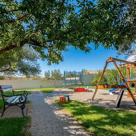 Villa Kastel Gomilica Sleeps 14 With Pool Air Con And Wifi *