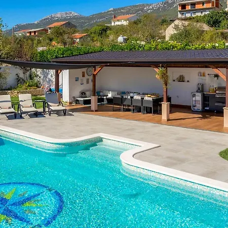 Kastel Gomilica Sleeps 14 With Pool Air Con And Wifi * Kaštela