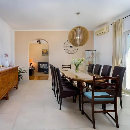 Villa Kastel Gomilica Sleeps 14 With Pool Air Con And Wifi *