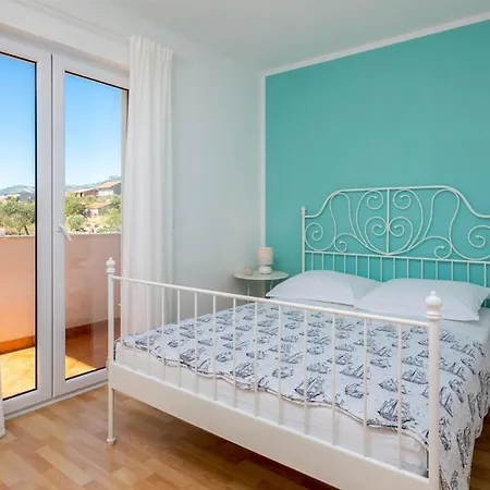 Kastel Gomilica Sleeps 14 With Pool Air Con And Wifi Villa