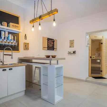 Kastel Gomilica Sleeps 14 With Pool Air Con And Wifi Kaštela